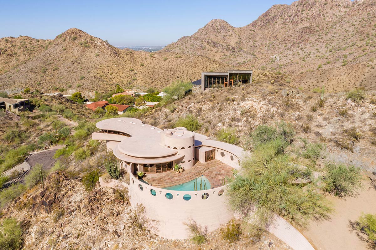 Frank Lloyd Wright's Norman Lykes House.Photos-Heritage Auctions