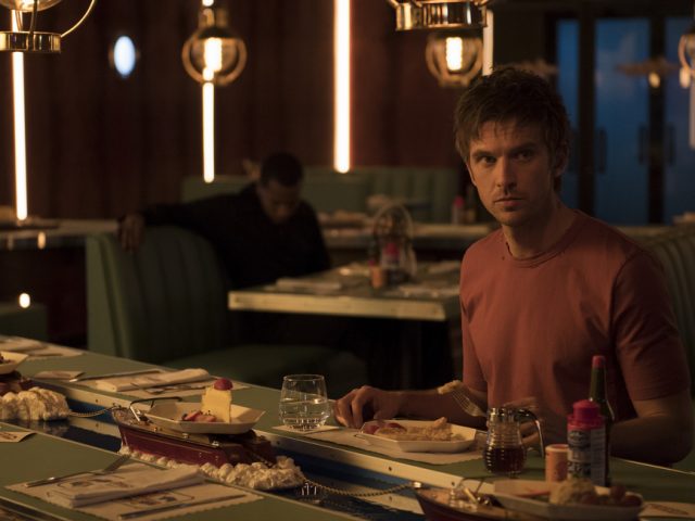 5+1 weird σειρές για σένα που στέγνωσες το Netflix