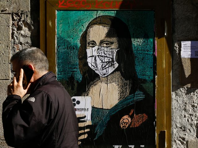Οι καλλιτέχνες του δρόμου που πήραν τον πανικό και τον έκαναν τέχνη