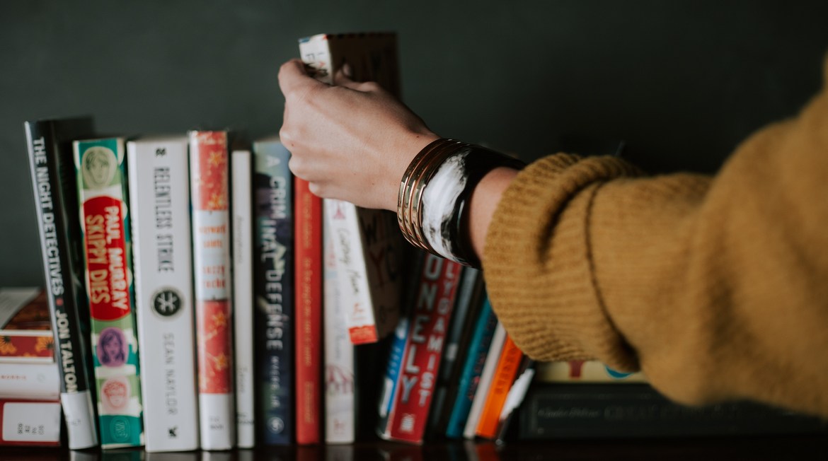 Τα 5 καλύτερα book clubs που μπορείς να ακολουθήσεις τώρα στο Instagram