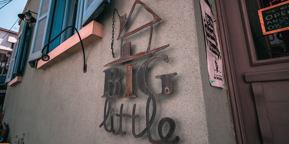 To Little Big House Cafe-Community Project ανοίγει τις πόρτες του και μας γεμίζει φως και ελπίδα